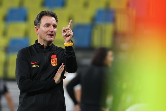 九游电子互动-马德兴：扬科维奇尝试遭遇失败 国足需要大换血