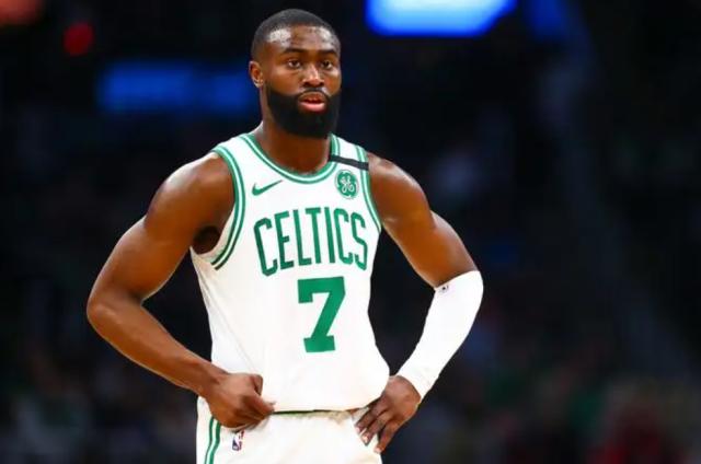 九游体育娱乐-我才是蝙蝠侠！布朗狂砍40分却没能等来自己的罗宾